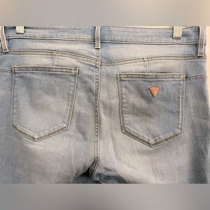 Guess || Curve X Jeans - Size 32